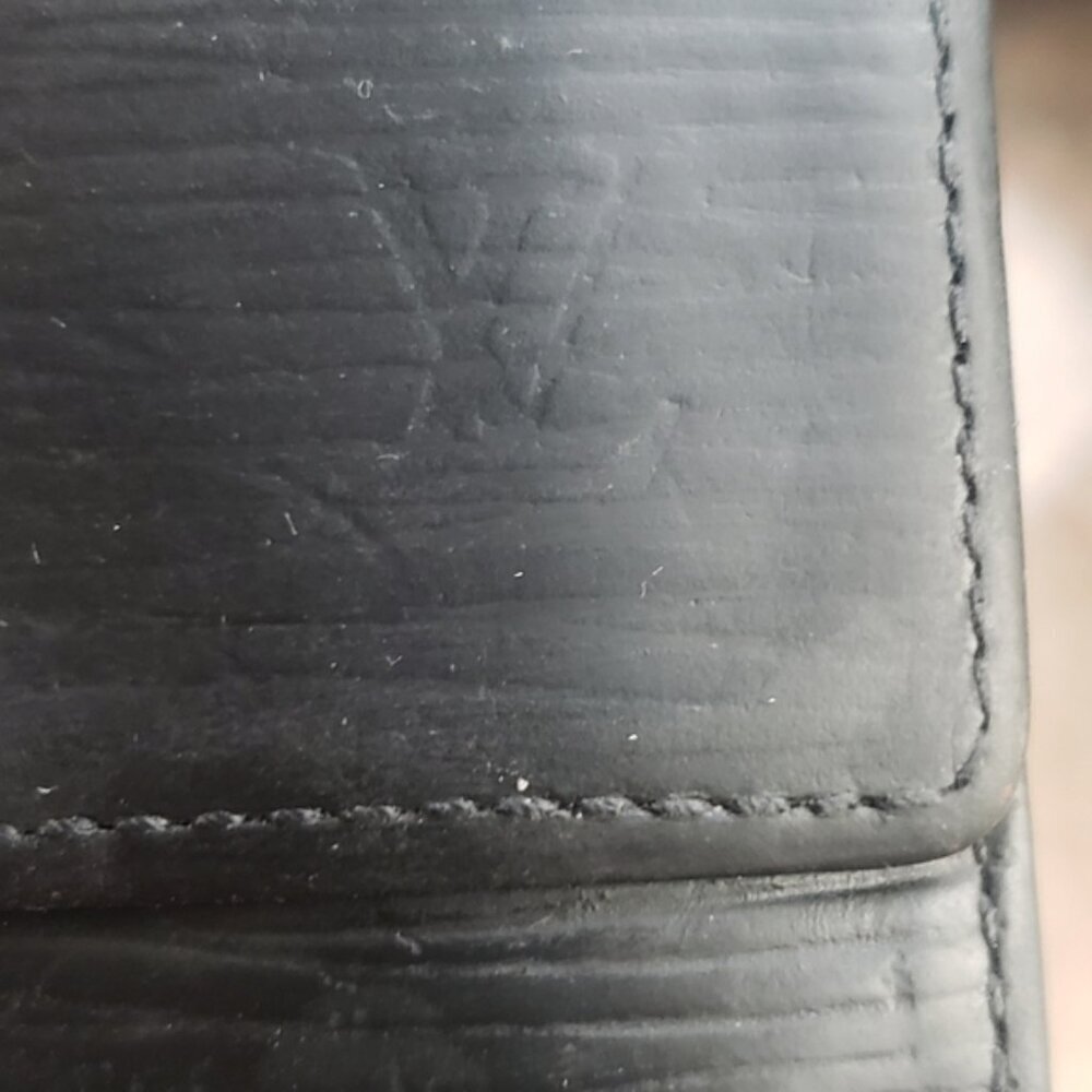 Louis Vuitton Epi Elise Wallet - Black - Picture 4 of 16
